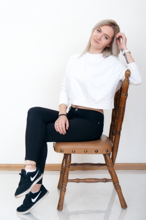 2019-03-27-kate-fresh-nude-singer-casting