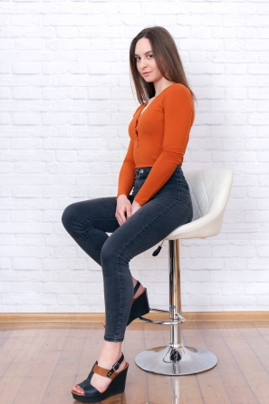 2019-12-04-gabriela-arab-teenager-nude-pictures-in-her-first-casting