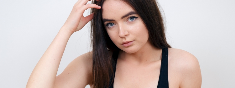 2020-11-23-phoneixa-innie-pussy-18yo-teenager-casting