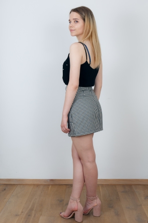 2021-02-22-juna-real18yo-perfect-titties-teenager-poses-topless-in-casting
