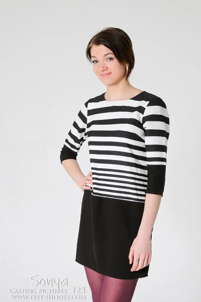 Huge tits Ukrainian virgin teenager Sonya nude casting Photo Cover