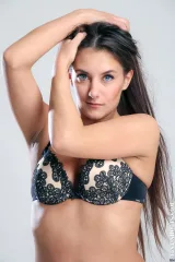 Patricia Z beauty salon owner poses naked in casting Preview picture 4